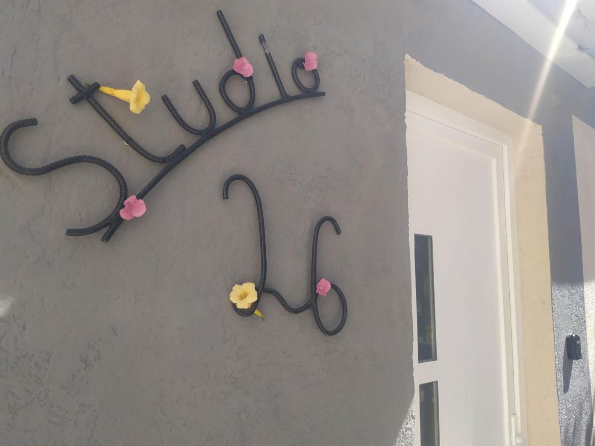 Studio 26 Vic-le-Comte Экстерьер фото